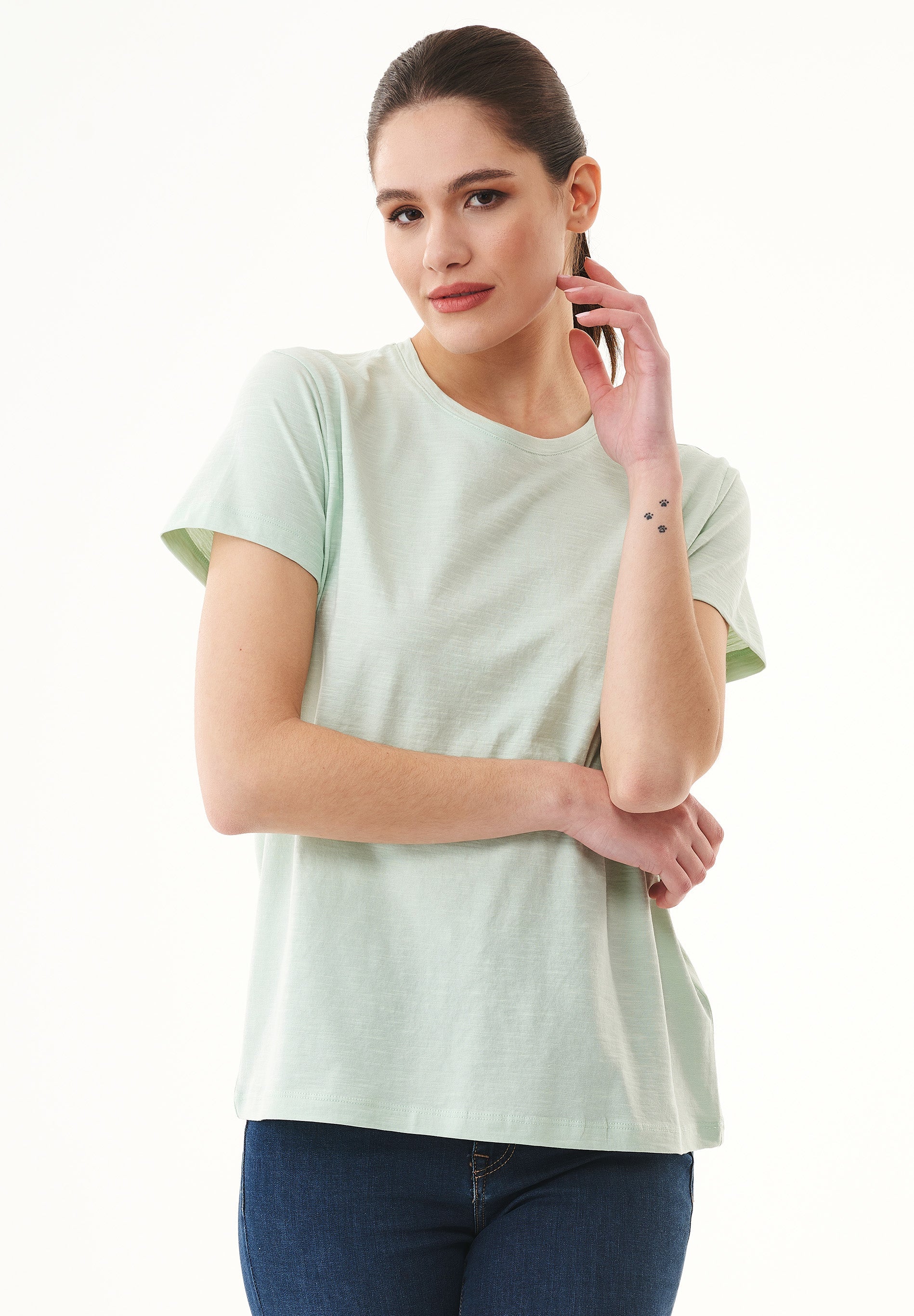 Camiseta básica en 100% algodón orgánico en verde agua