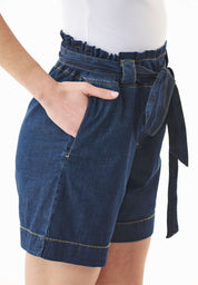 Shorts tipo paperbag en denim elástico de algodón orgánico