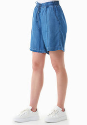 Shorts ligeros con apariencia de mezclilla en TENCEL™ Lyocell