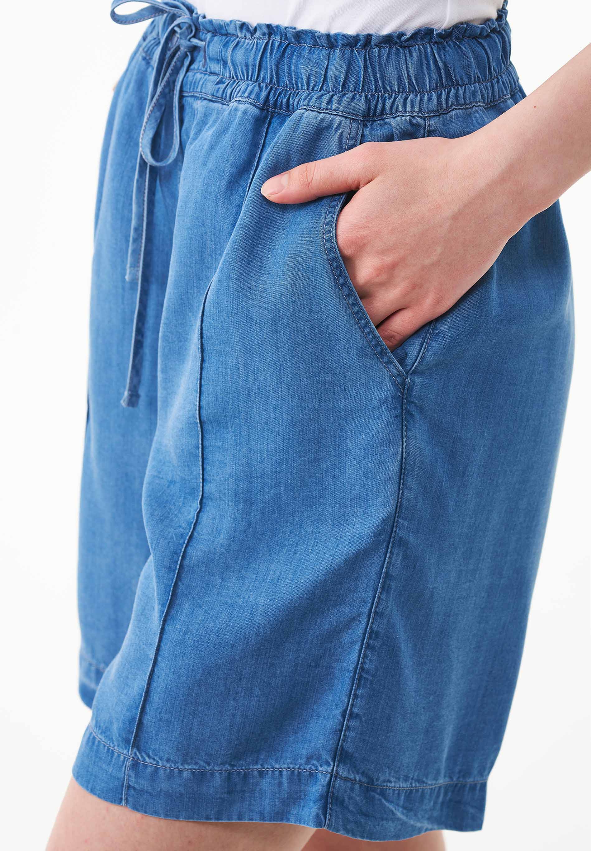 Shorts ligeros con apariencia de mezclilla en TENCEL™ Lyocell