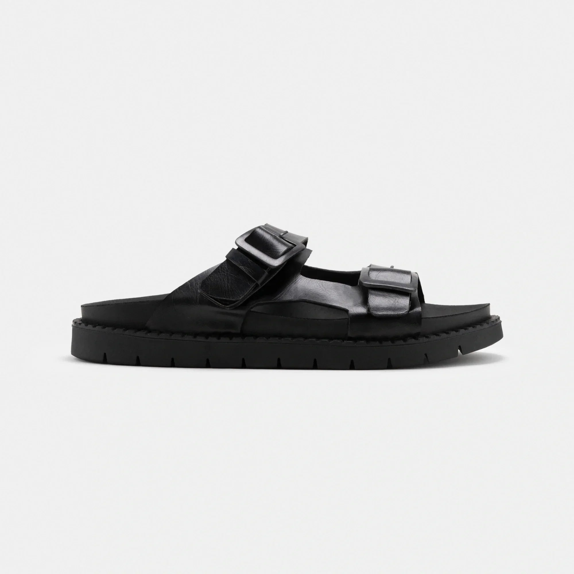 Zeta-Praia-black-vegan-sandal.webp