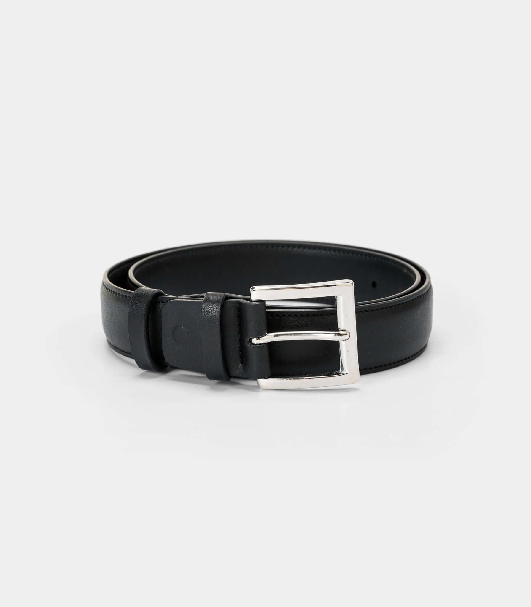 Cintura Classica Vegana - Nero con una fibbia argentata elegante, perfetta per eventi formali.