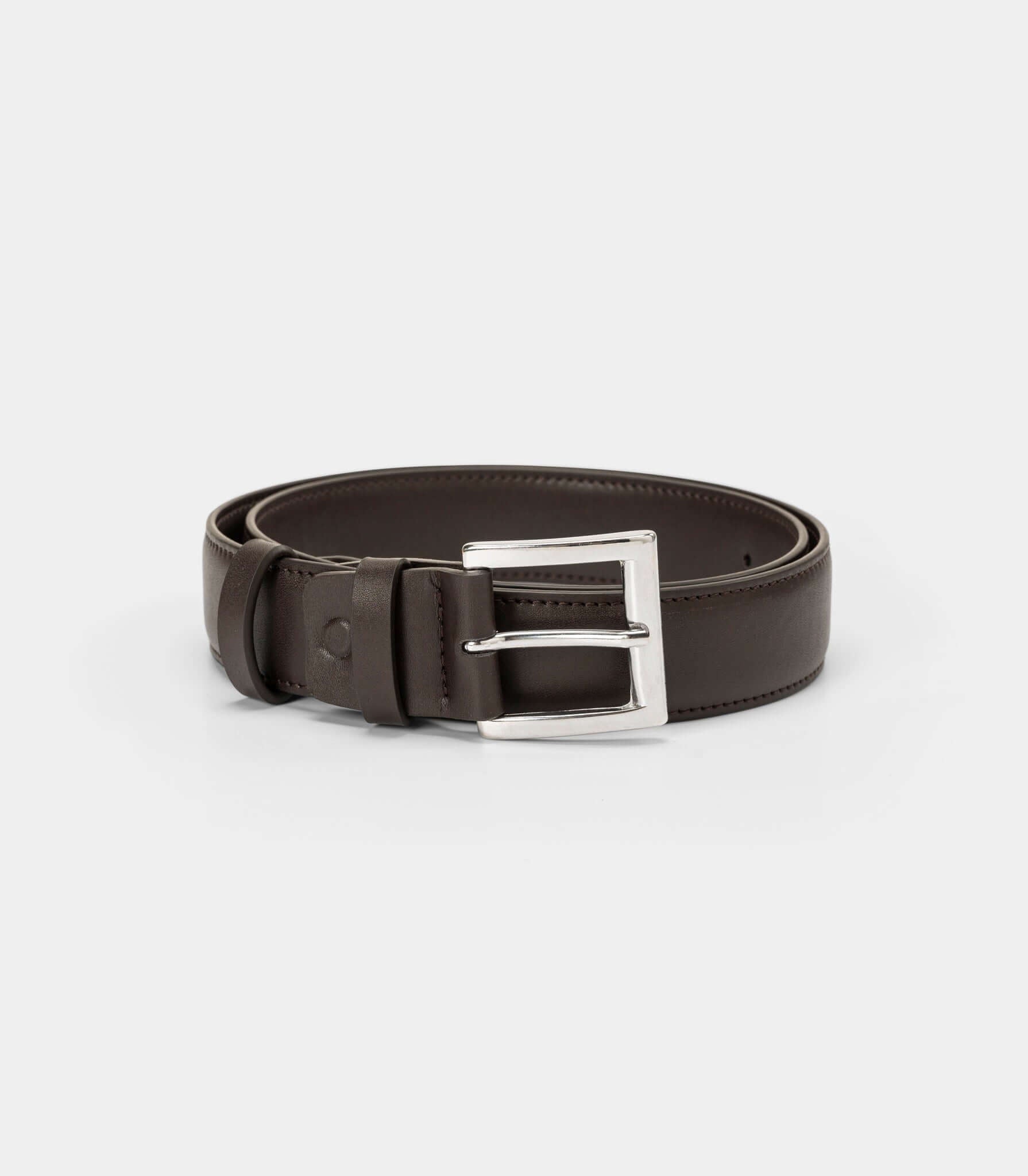Cintura Classica Vegana – Marrone Scuro in pelle sintetica con fibbia in metallo elegante.